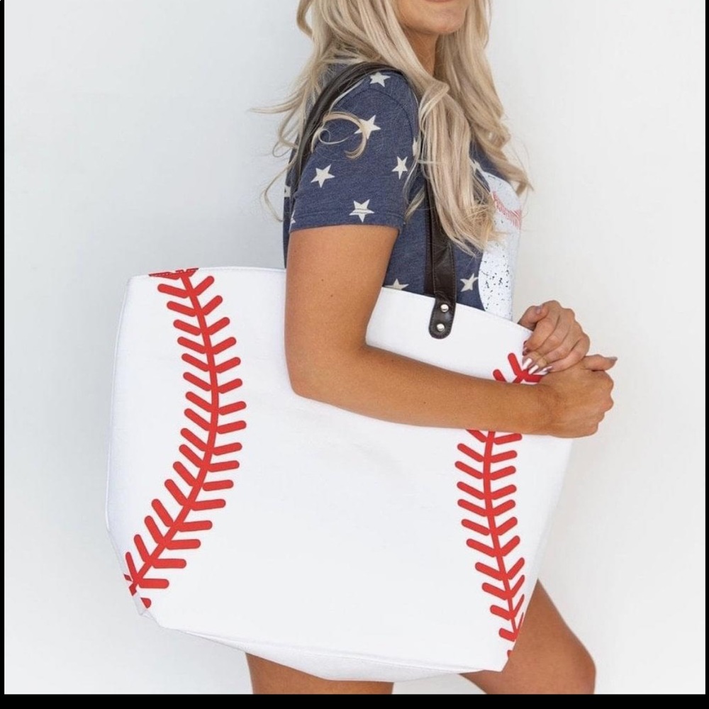 Women’s tote bag, baseball print.